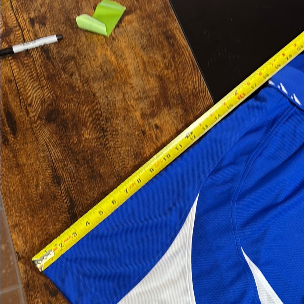 Sporty Blue and White Polo Shirt with Moisture-Wicking Fabric - Picture 5 of 6